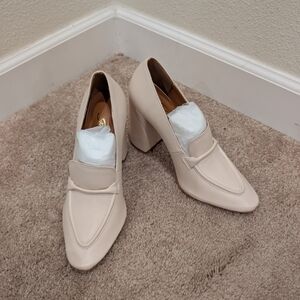 NIB FOWT Cream Women's Loafers 8